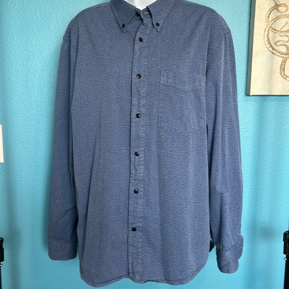 Banana Republic standard fit button up dress shirt in blue - Picture 1 of 6